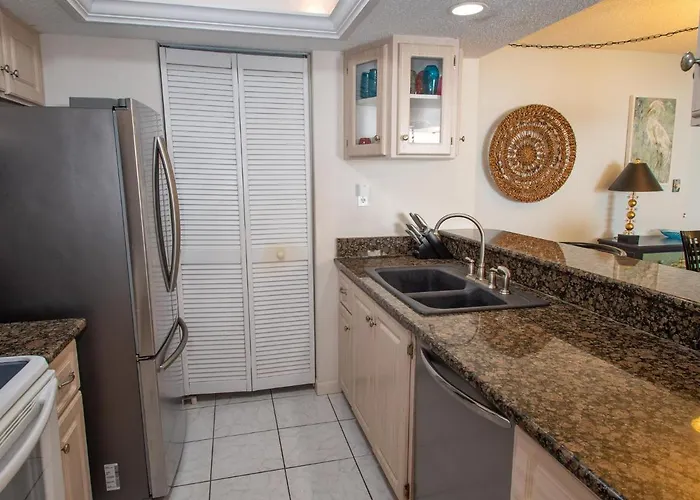 Apartment 440 West 1107-n - Panoramic Water Views